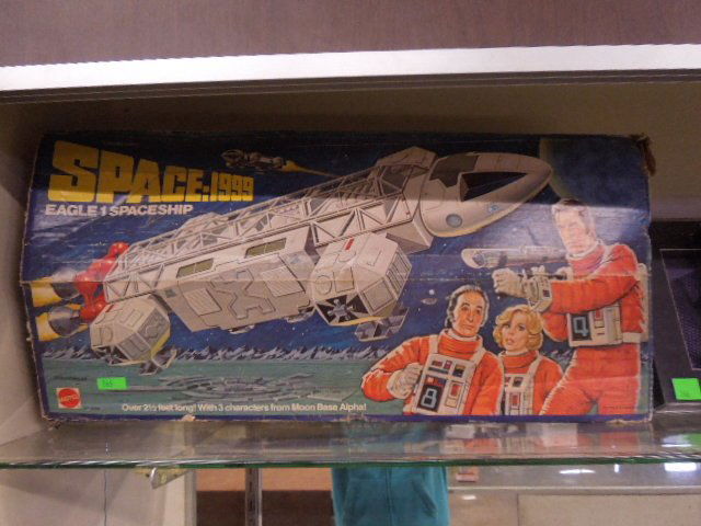 Mattel Space 1999 Eagle 1 Space Ship: Mattel Space 1999 Space Ship. Condition: Assembled missing thruster modules & characters. Original box as-is