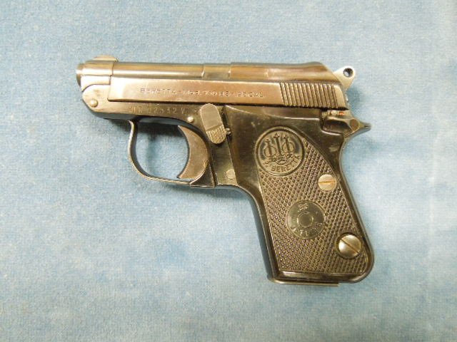Beretta Model 950 .25 Pistol: Beretta Model 950 .25 Pistol. SER# BER02532V, No holster, single clip. Condition: Good, right grip has a small crack.