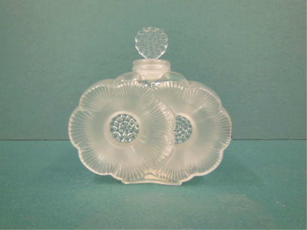 Lalique Les Deux Fleurs Bottle (1 of 3)
