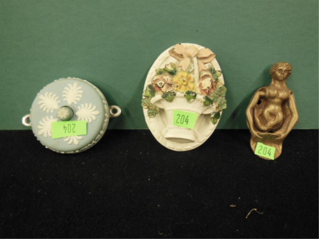 Wedgwood Door Bell & 2 Door Knockers (1 of 4)