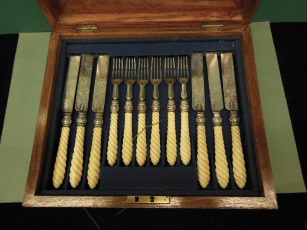 Boxed Flatware Set (1 of 5)