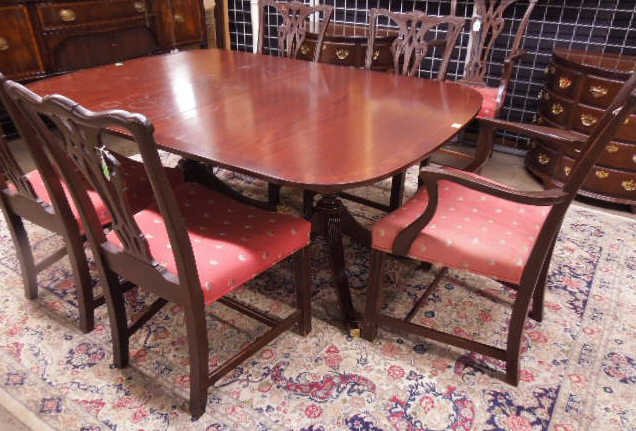 Baker 7 pc Dining Room Set: Baker 7 pc dining room set, mahogany, includes: 6 Chippendale style chairs (2 arm, 4 side) with pierced fiddle backs and upholstered seats, along with a banded double pedestal extension table with 3-