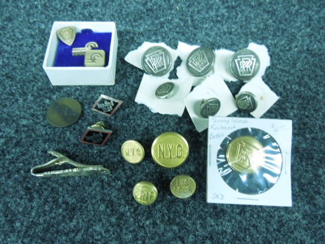 Railroad Uniform Buttons & other (1 of 5)