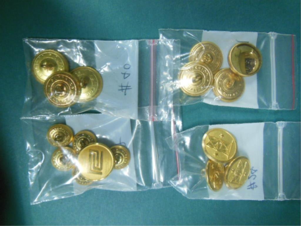 4 Lots of RR Uniform Buttons (1 of 5)