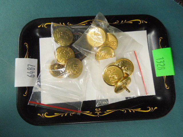 3 Lots of RR Uniform Buttons (1 of 4)