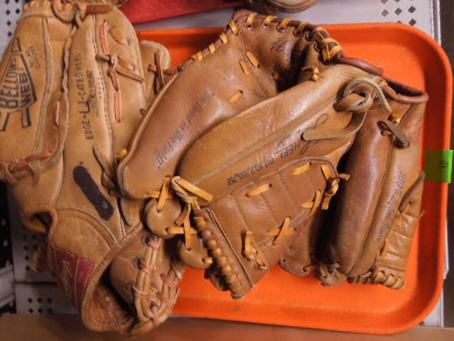 4 Brooks Robinson autograph model gloves (1 of 1)