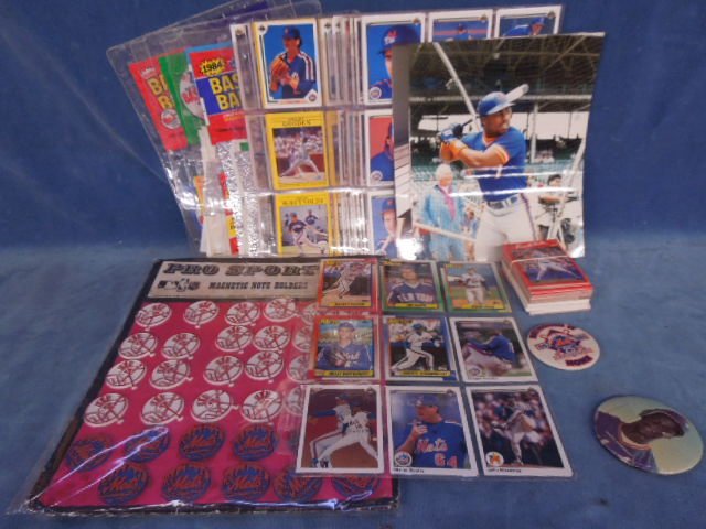 Large lot of NY Mets & Yankees items (1 of 6)