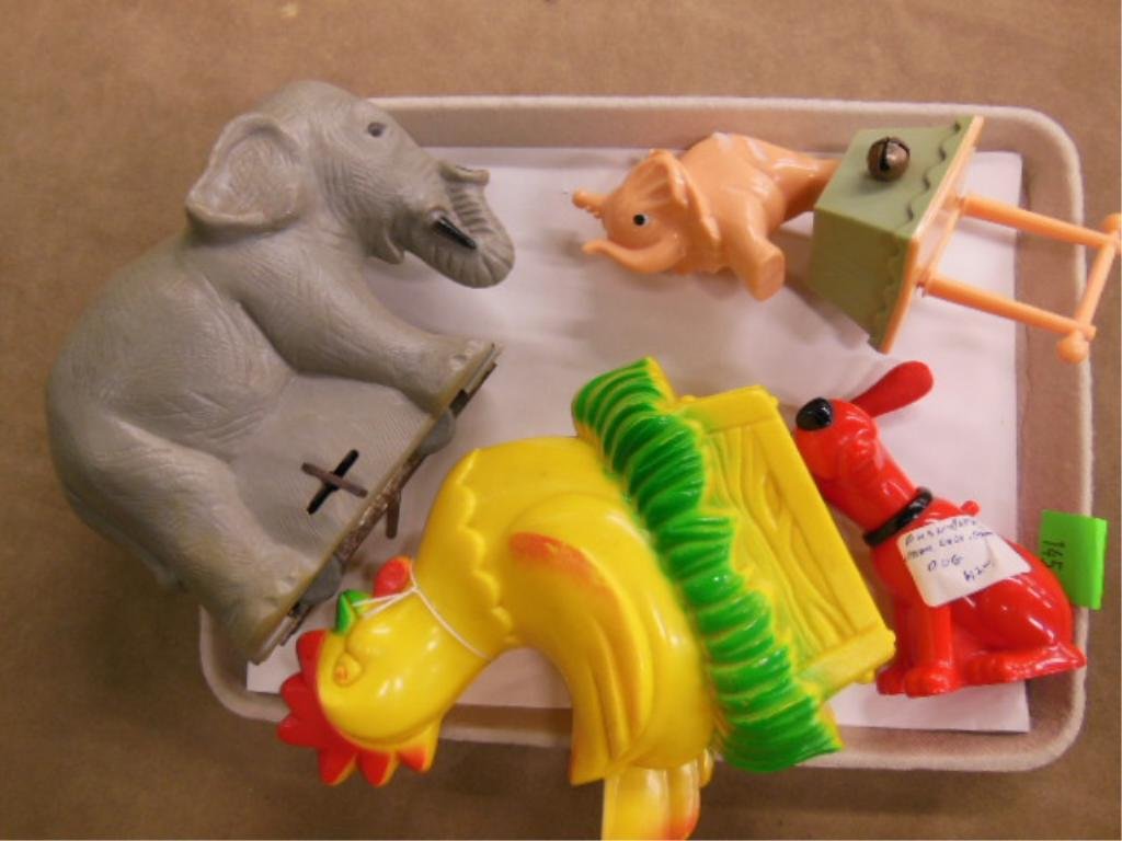 4 Vintage plastic toys (1 of 4)