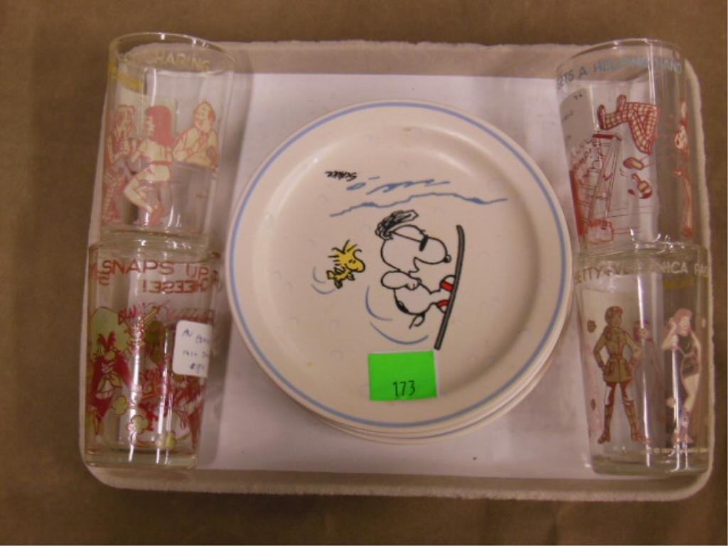 Snoopy Dishes & Archie Glasses: 4 Snoopy and Woodstock dishes, 7" and 4 Archie figure scene glasses, 4" h Condition; minor wear
