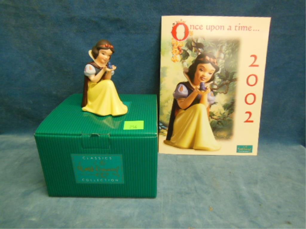 Disney Classic Collection figurine Snow White (1 of 4)