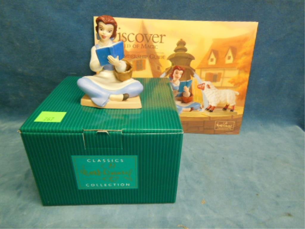 Disney Classic Collection figurine Belle (1 of 5)