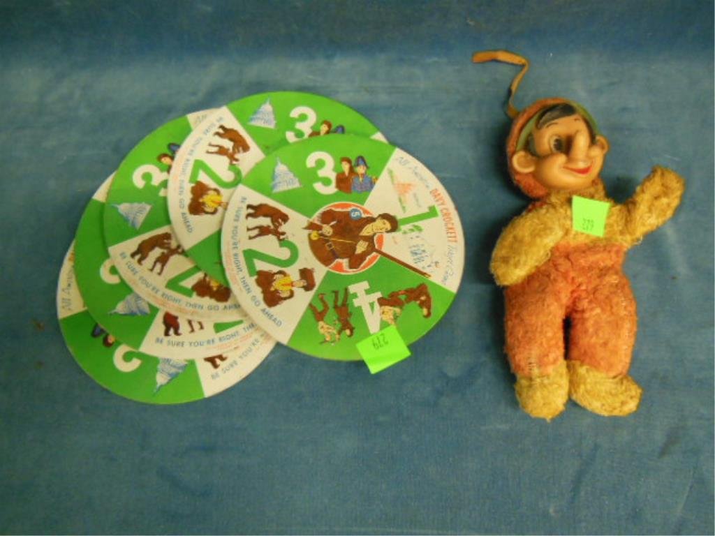 5 Vintage D Crockett Targets & Pinocchio doll (1 of 3)