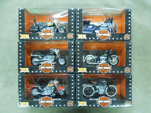 6 Maisto Die cast HD motorcycles (1 of 4)