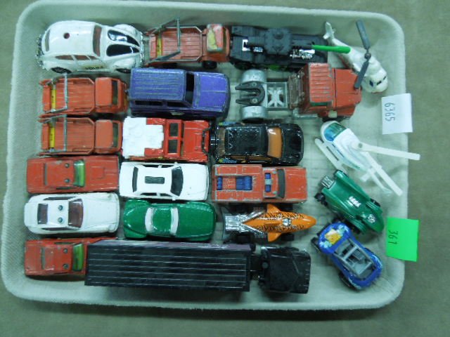 Lot Corgi, Hot Wheels & other cars and trucks: Lot Corgi, Hot Wheels & other cars and trucks including; Corgi wizz wheels trash container dump trucks (no containers, Hot Wheels tank, Match Box tractor Trailer and others Condition; some wear to mos