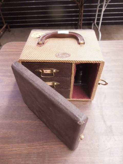 Vintage slide viewer with slides in case (1 of 3)