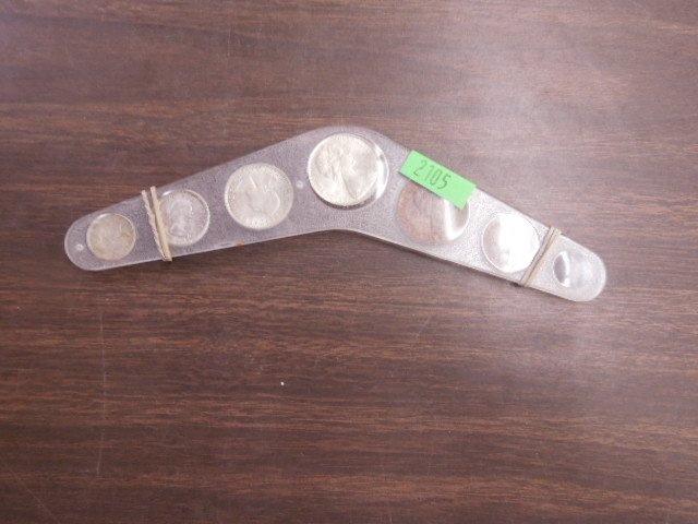 6 1966 Australian coins in plastic case (1 of 2)