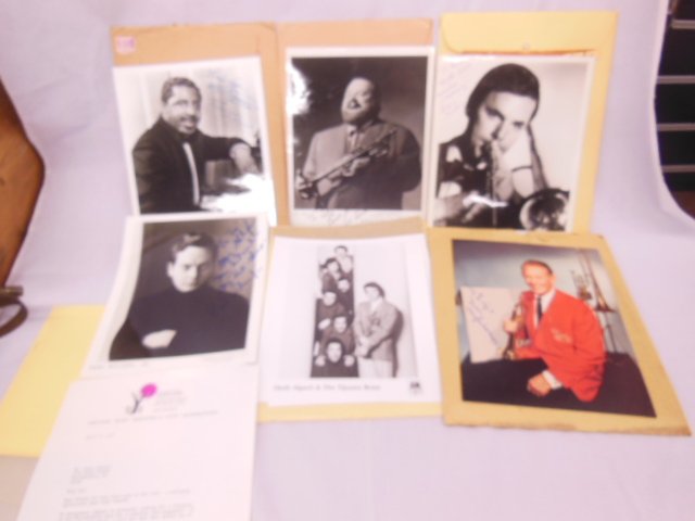 6 signed 8 x 10 Musician photos (1 of 5)