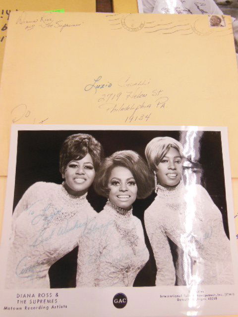 Diana Ross & The Supremes signed photo: Diana Ross & The Supremes signed photo, 8 x 10 with shipping envelope Note We Do Not guarantee authenticity of any signature Condition; minor wear from age and handling, very minor smudging
