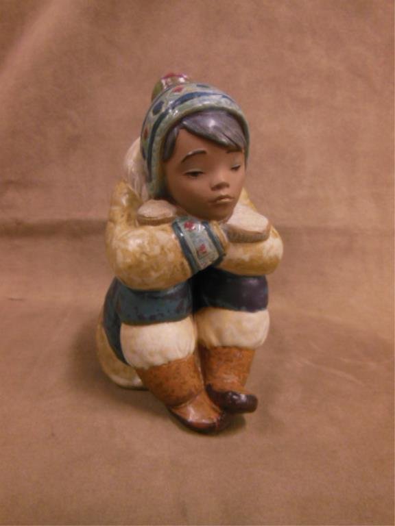 Lladro Gres Pensive Eskimo Boy (1 of 3)