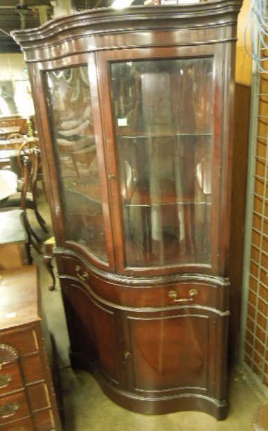 Pr Federal Style Corner Cabinets (1 of 5)