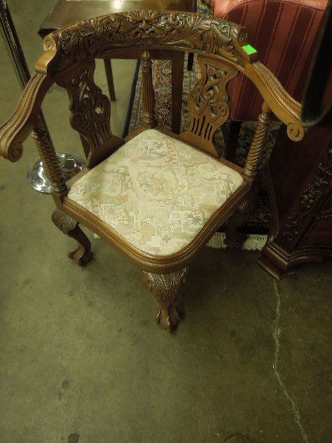 Chippendale Style Corner Chair (1 of 5)