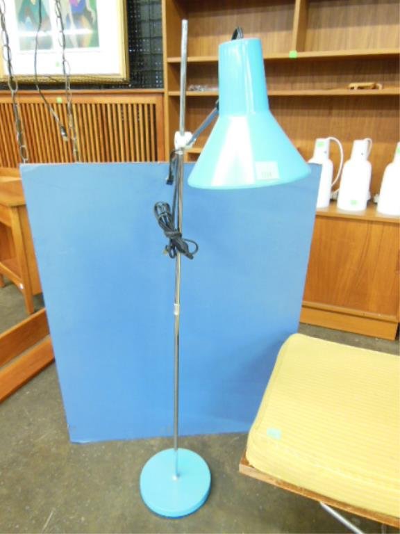 Modern Style Adjustable Floor Lamp (1 of 2)