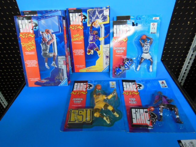 7 Kenner Shaq Attaq figures (1 of 5)