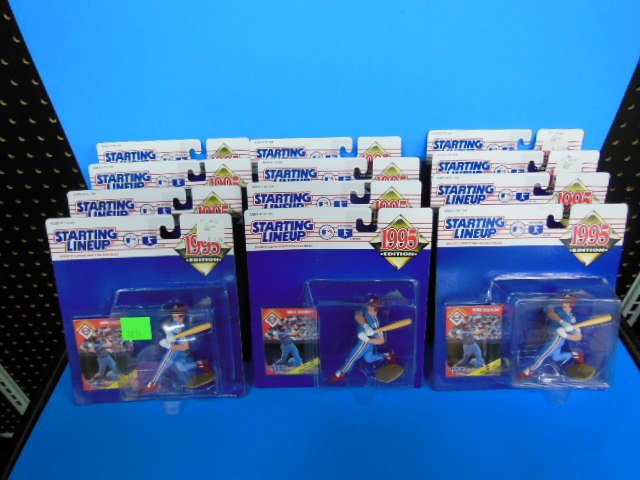 12 Starting Lineup Mike Schmidt figures (1 of 4)