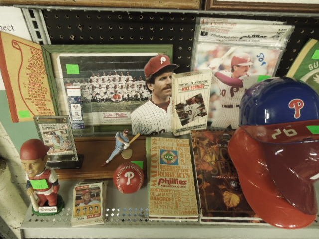 Lot assorted Phillies collectible items (1 of 6)