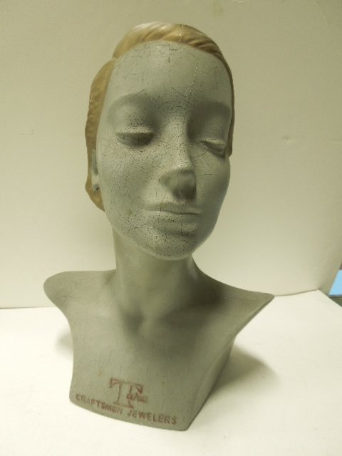 Tara Craftsman Jewelers Store Display (1 of 5)