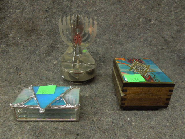 Music boxes & Staiedn Glass Box (1 of 8)