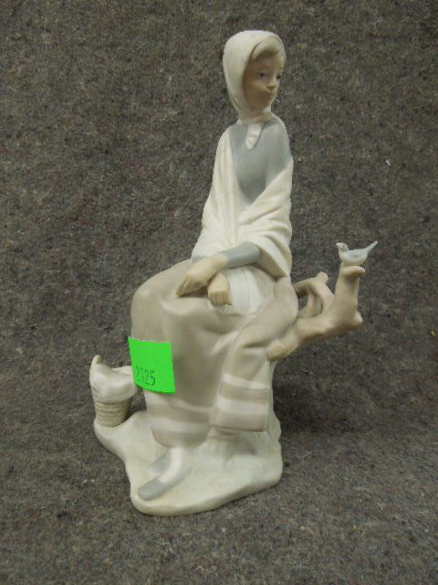 Lladro porcelain figurine (1 of 3)