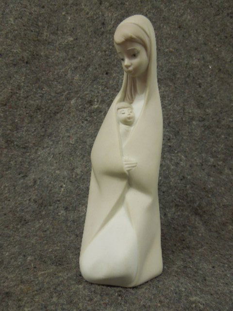 Lladro porcelain figurine (1 of 3)