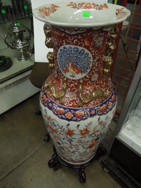 Chinese porcelain Palace Vase (1 of 6)
