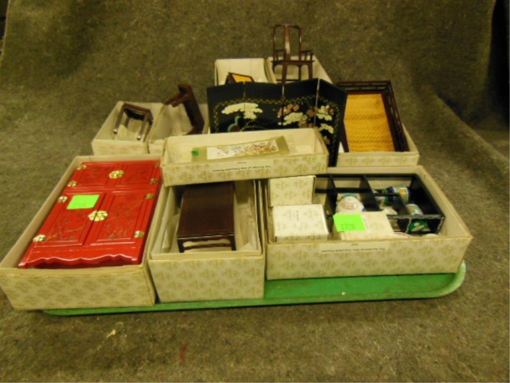 Franklin Mint Japanese display doll furniture (1 of 5)