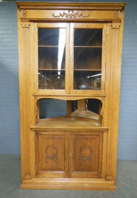 Oak Corner Cabinet (1 of 7)