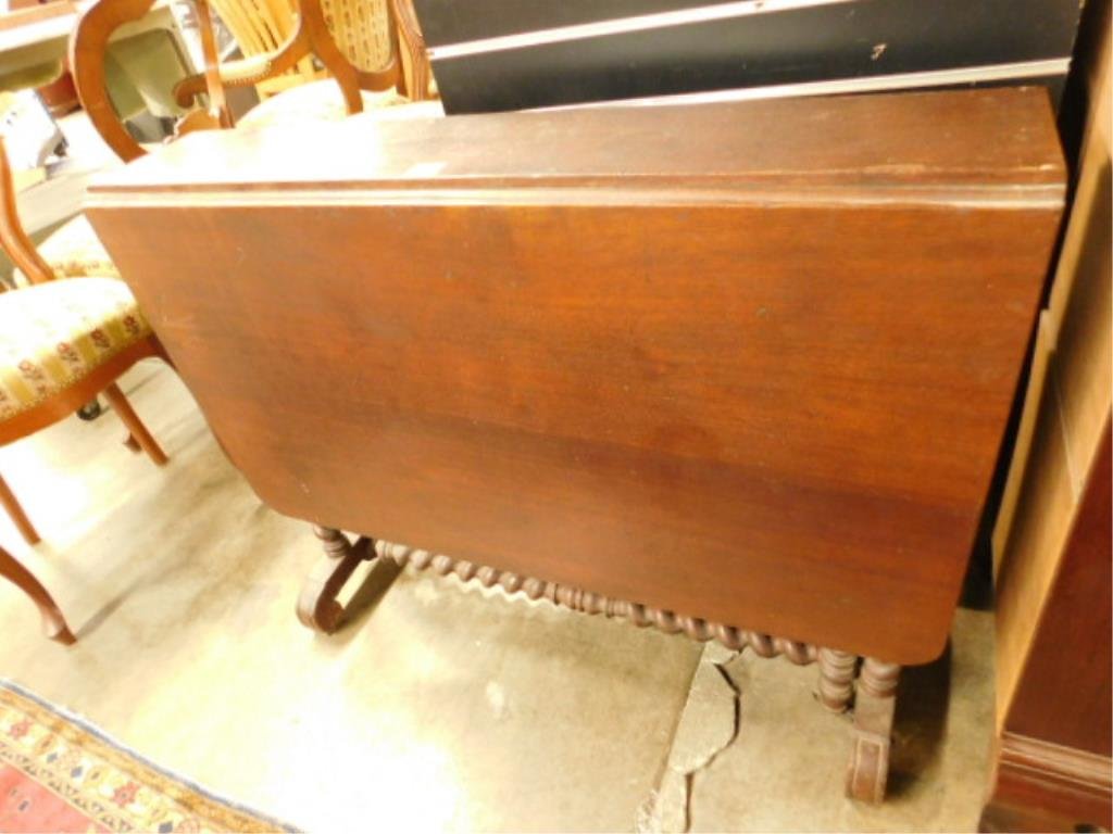 Victorian Gate Leg Table (1 of 4)