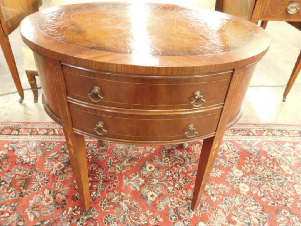 Hepplewhite Style End Table (1 of 4)