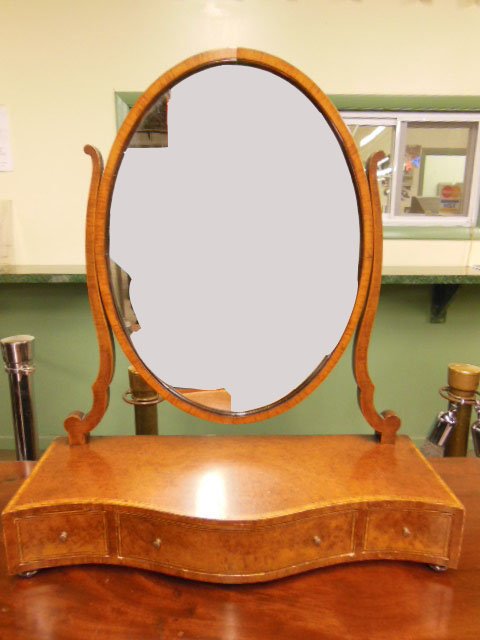 Hepplewhite Burl Wood Shaving Stand (1 of 5)