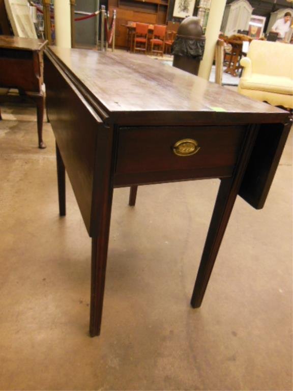 American Hepplewhite Breakfast Table (1 of 4)