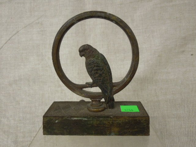 Bradley & Hubbard Parrot in Ring Doorstop (1 of 6)