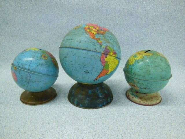 3 Vintage tin Globe banks (1 of 2)