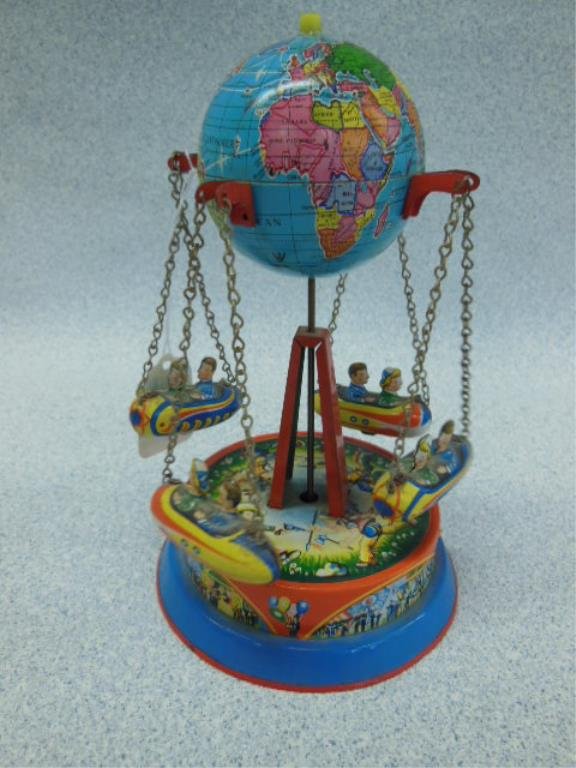 Vintage WJ tin spinning carnival ride (1 of 4)