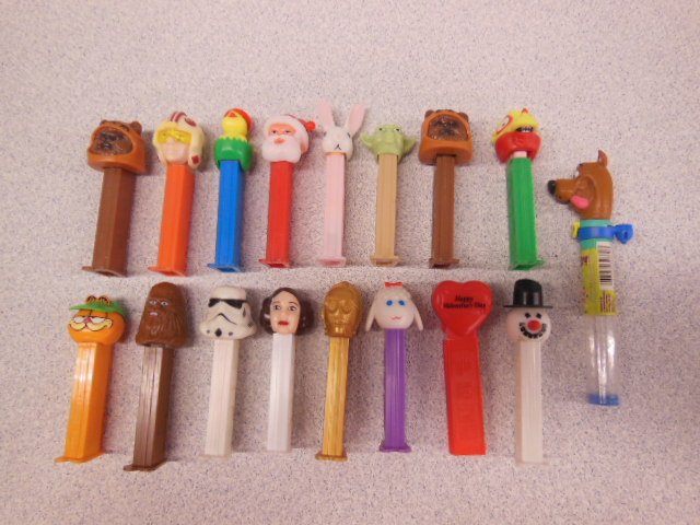 16 Vintage PEZ dispensers Star Wars & other (1 of 5)