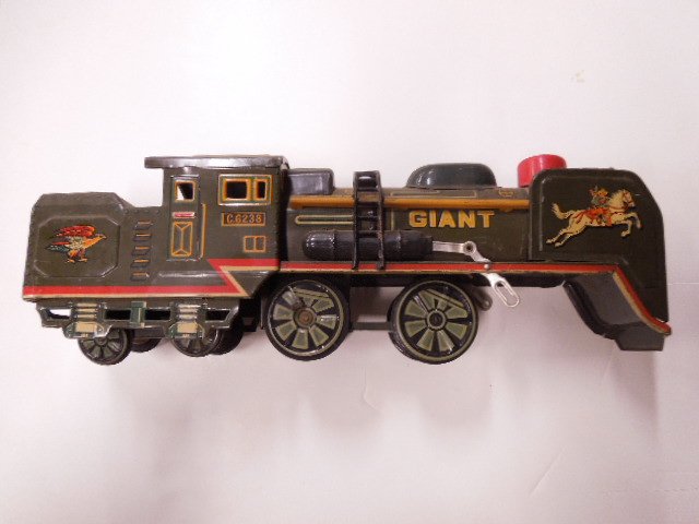 Vintage Giant tin friction train engine (1 of 4)