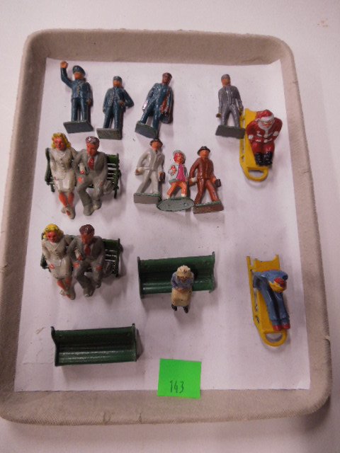 Vintage assorted metal figures (1 of 5)