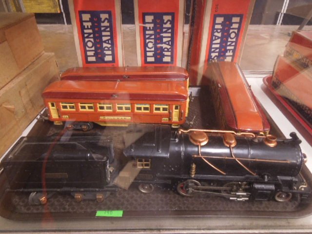 Lionel pre war S gauge tin 5 piece train set (1 of 3)