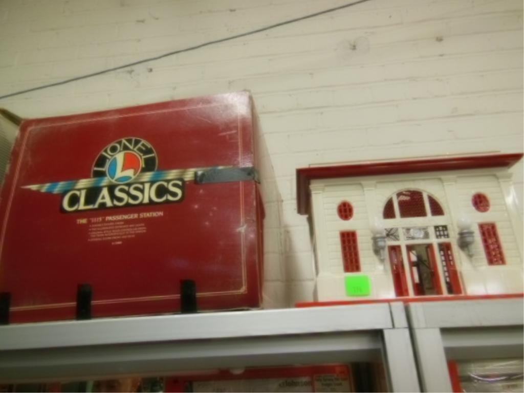 Lionel Classics passenger station NIB (1 of 3)