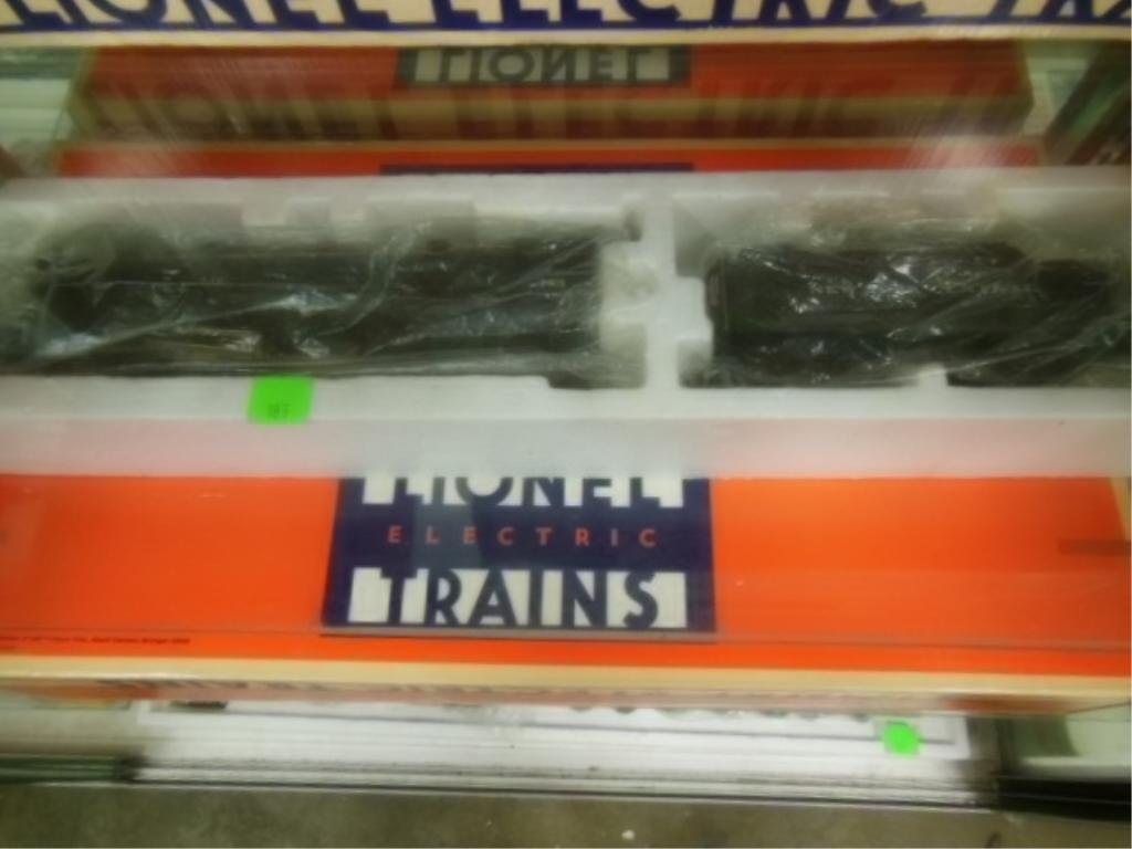 Lionel post war O gauge locomotive and tender NIB (1 of 3)