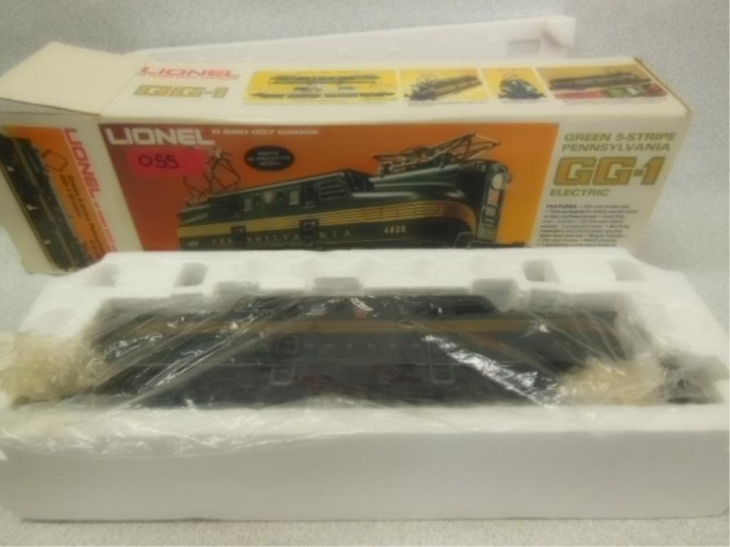 Lionel post war O gauge diesel locomotive NIB (1 of 4)